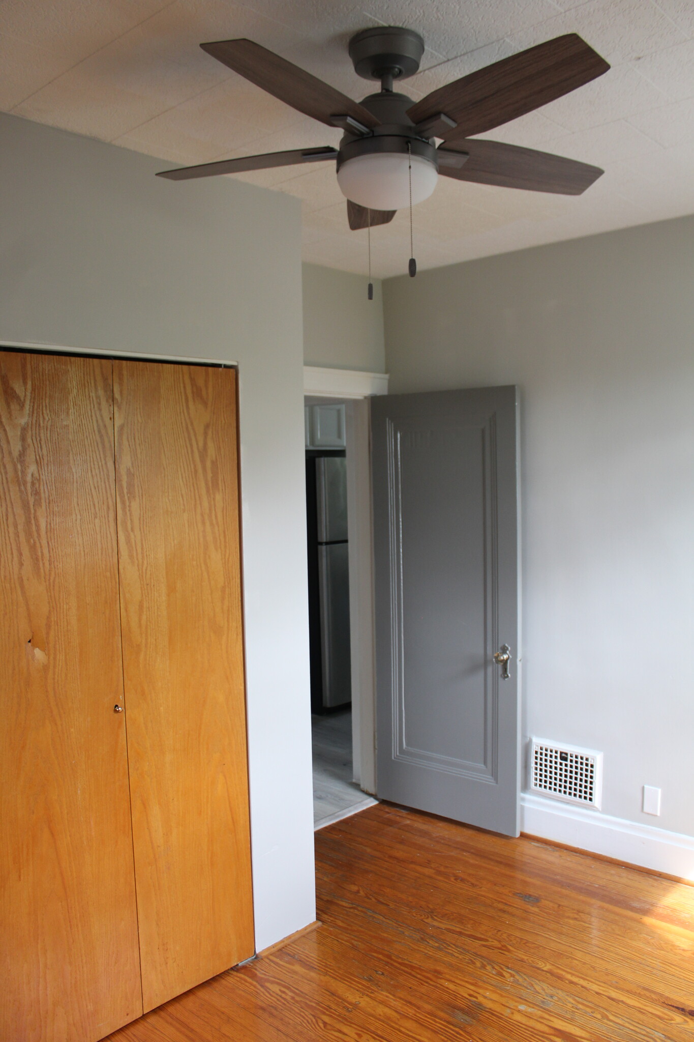 Building Photo - 7332 Maple Ave