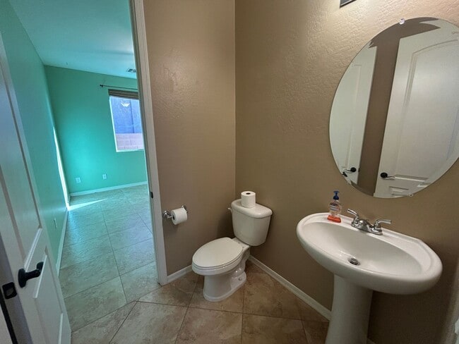 Building Photo - 18627 W North Ln