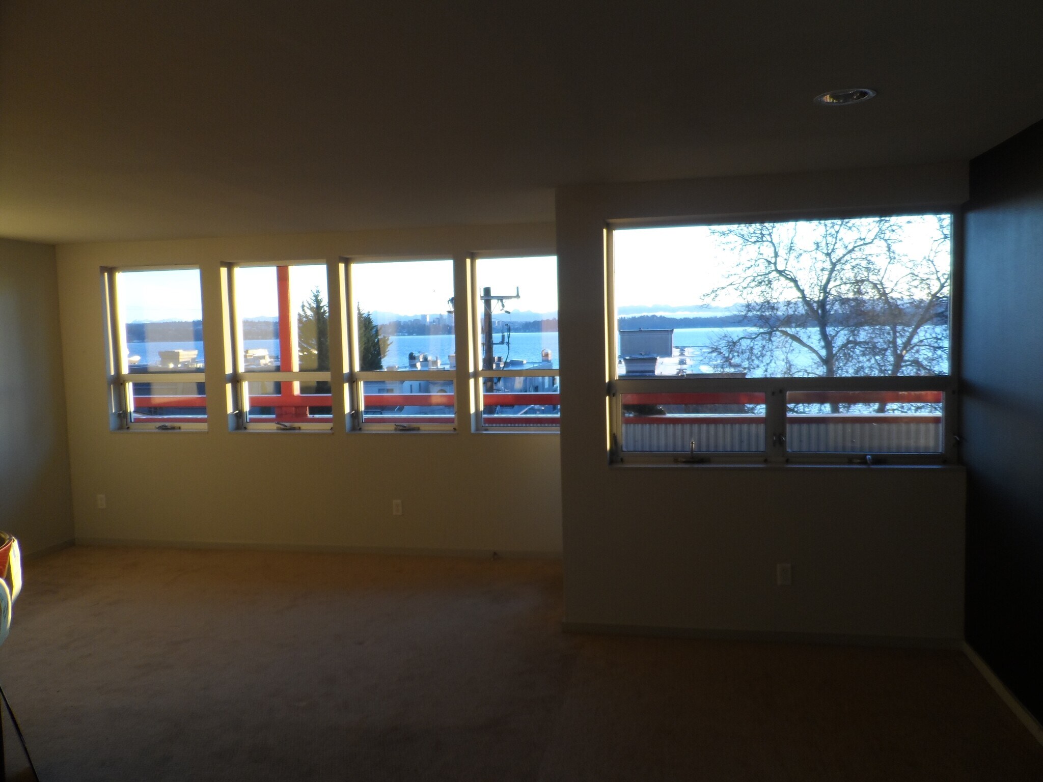 great room interior - 335 Lakeside Ave S