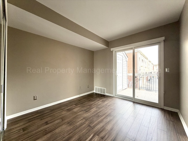 Building Photo - Modern 2-Bedroom Condo Near Everything in Downtown Royal Oak