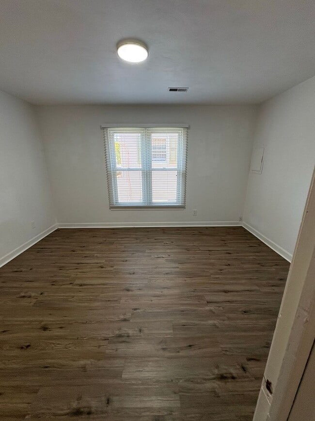 Building Photo - 98 Chautauqua Ave