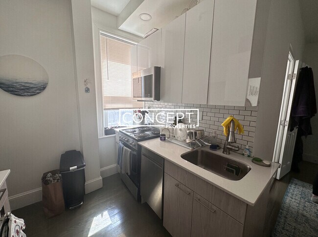 Building Photo - 111 Park Dr