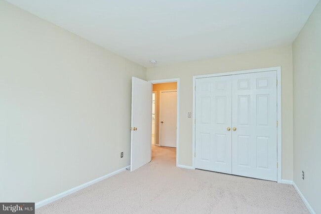 Building Photo - 5907 Noblestown Rd