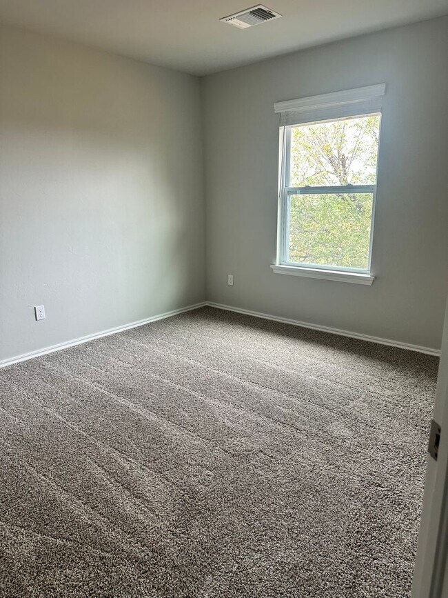 Building Photo - 1st Month Free!