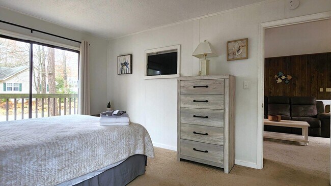 Building Photo - 13 Seafarer Ln