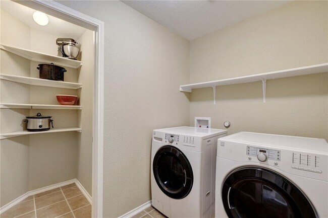 Building Photo - 201 Edwin