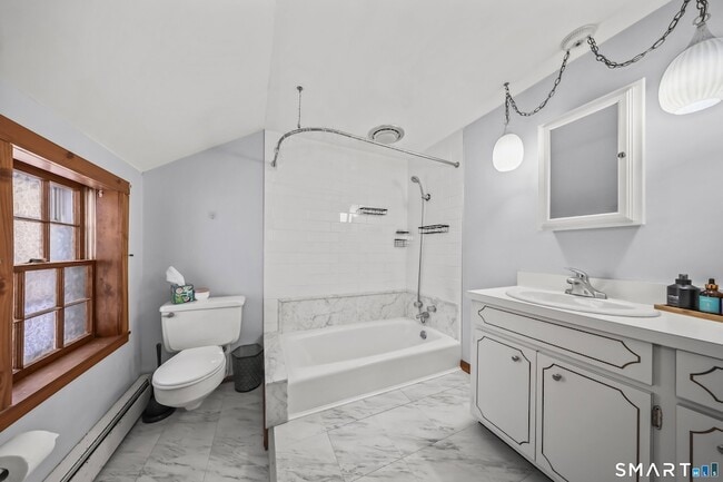 Building Photo - 62 Church St