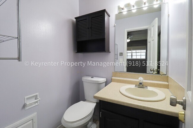 Building Photo - East Tulsa 3 Bedroom Gem! Available for immediate move in!