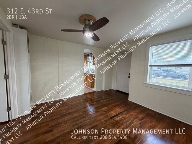 Building Photo - 312 E 43rd St