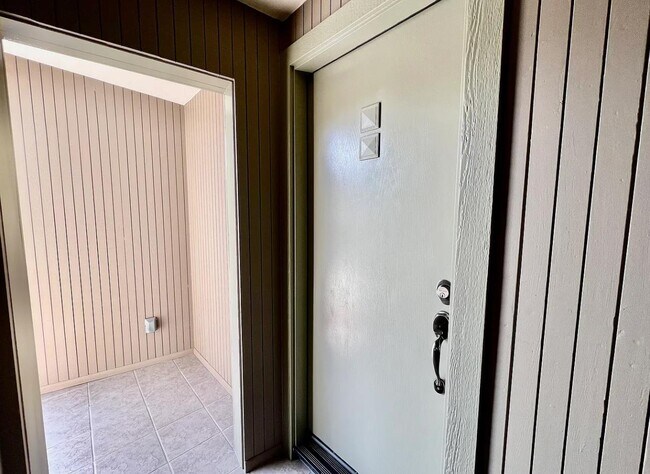 Building Photo - 10952 Prieta Ct