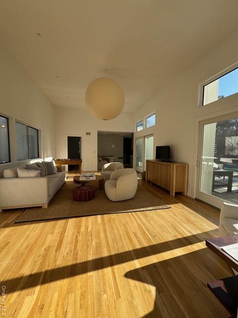 Building Photo - 14 Park Cir