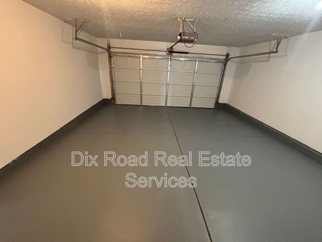 Building Photo - 3821 Cavanaugh Rd