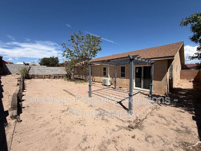 Building Photo - 1405 Secret Valley Dr SW