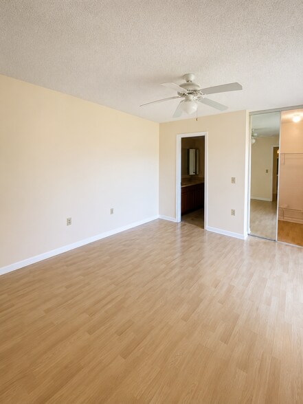 Building Photo - 1603 16th Way