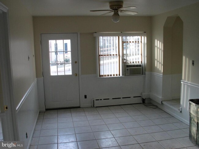 Building Photo - 335 Marshall St