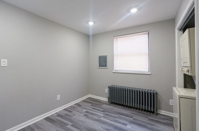 Building Photo - 2136 S 17th St