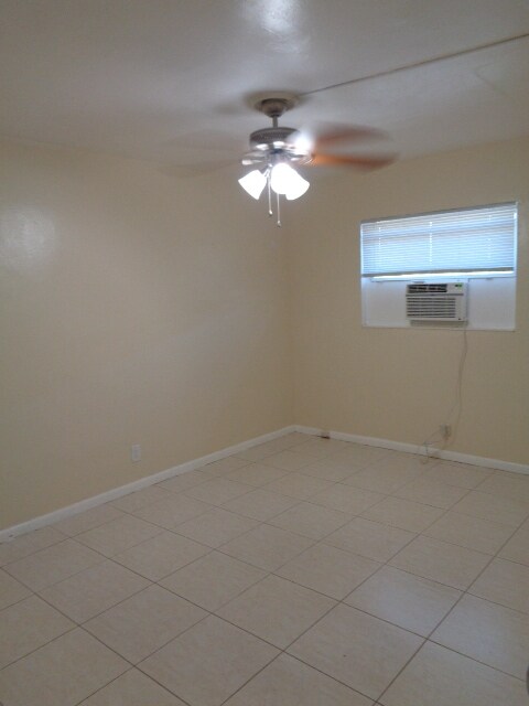 Building Photo - 2113 Miami Rd