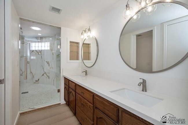 Building Photo - 2174 S Del Valle Way