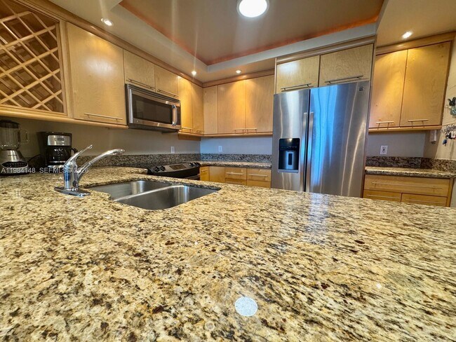 Building Photo - 3800 S Ocean Dr