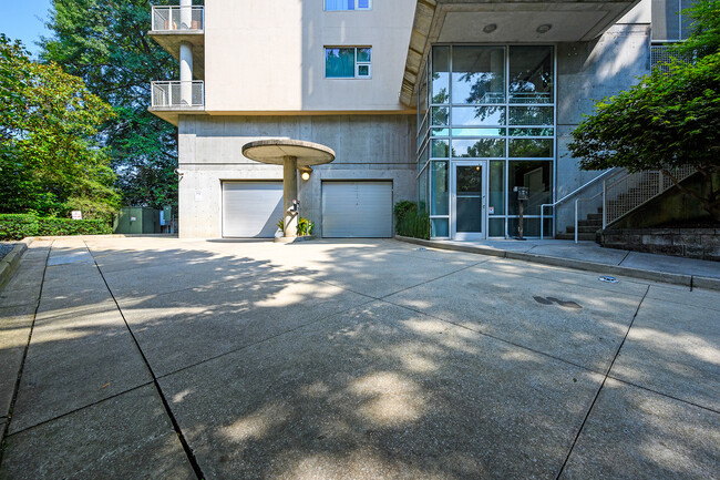 Building Photo - 850 Ralph McGill Blvd NE