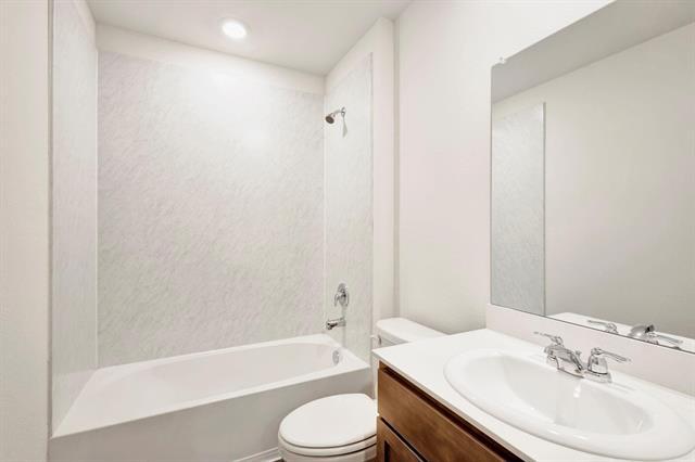 Building Photo - 1006 Honey Maple St