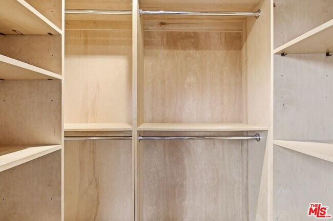 Building Photo - 3476 Troy Dr