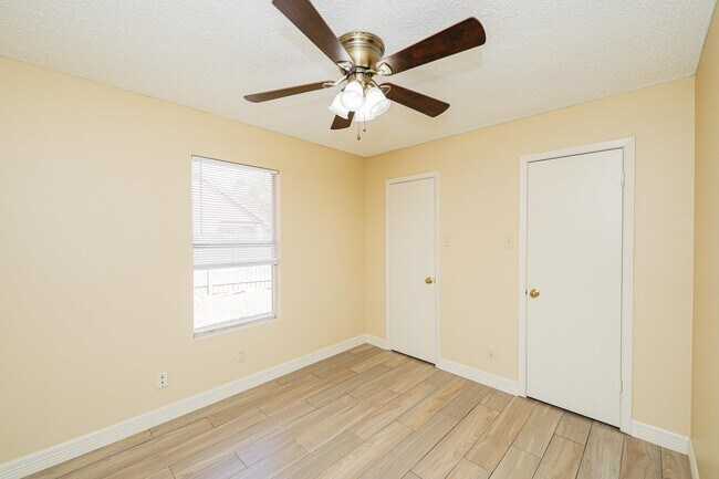 Building Photo - 2408 Milford Ct