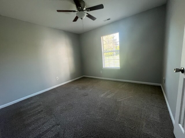 Building Photo - 2825 Sloan Dr