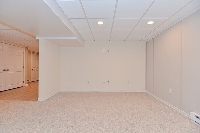 Building Photo - 4 Edgemont Ave