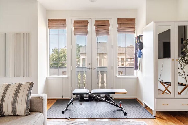 Building Photo - 6515 Minola St