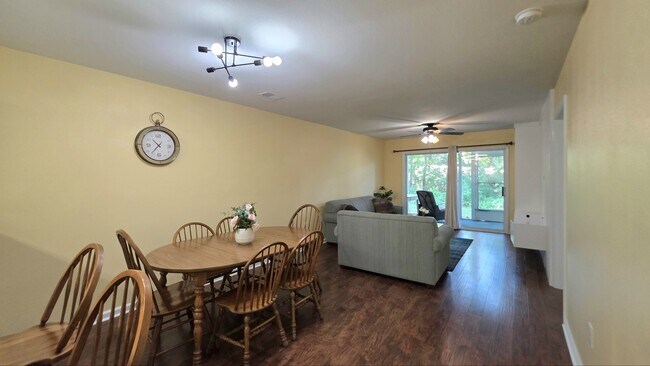 Building Photo - 1258 River Oaks Dr