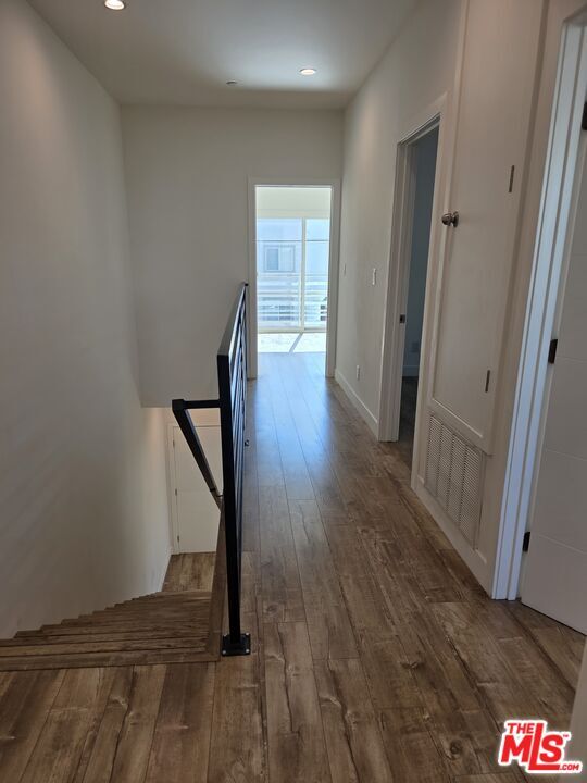 Building Photo - 2765 1/2 W 12th St