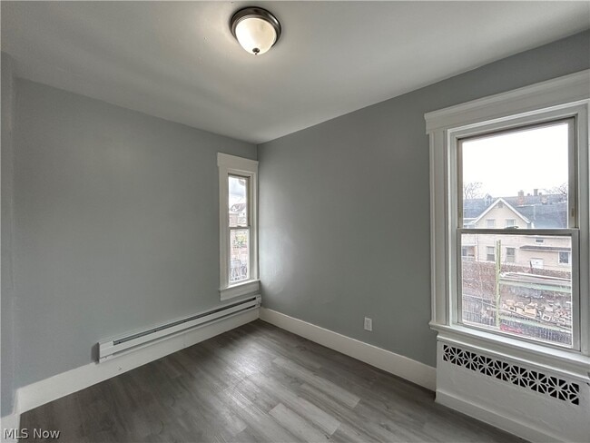 Building Photo - 3512 Henritze Ave