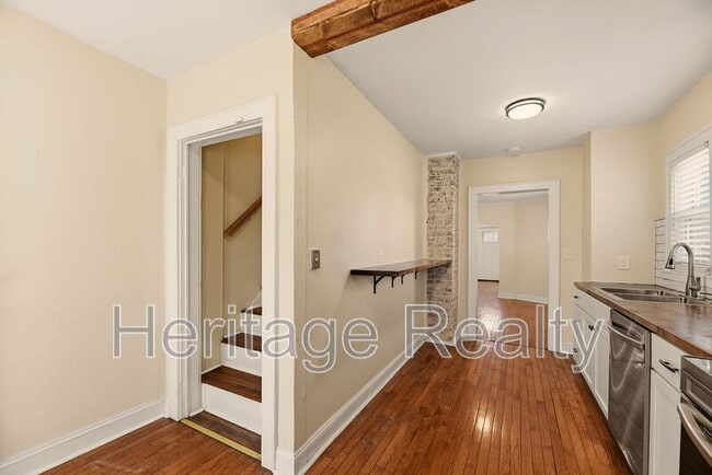 Building Photo - 3820 Sutherland Ave