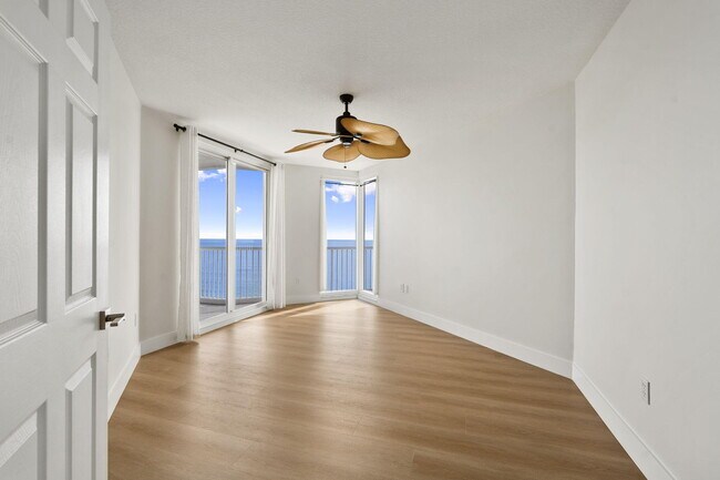 Building Photo - 5051 N Hwy A1A