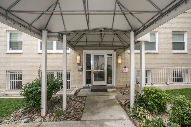 Building Photo - 2600 Sherman Ave NW