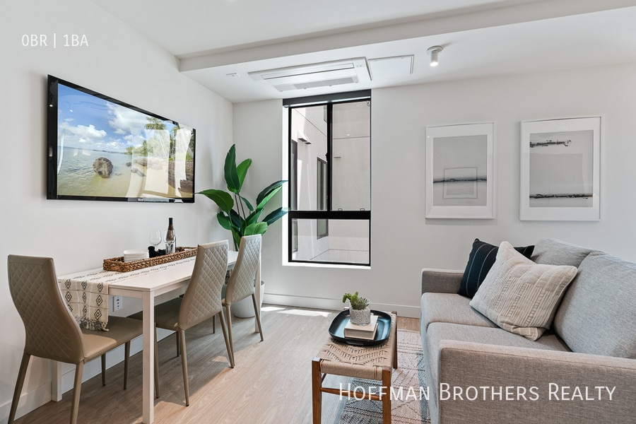 Building Photo - 3688 Overland Ave