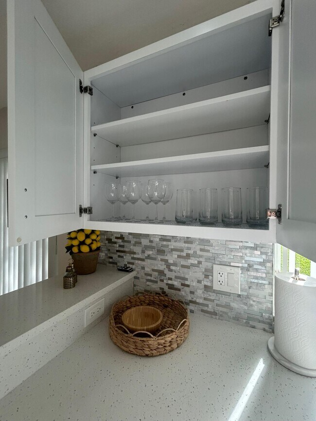 Building Photo - 1140 Staghorn St