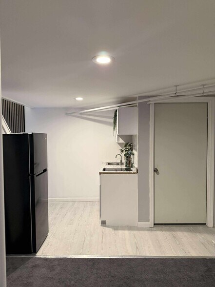 Building Photo - 265 Dunbar Hill Rd