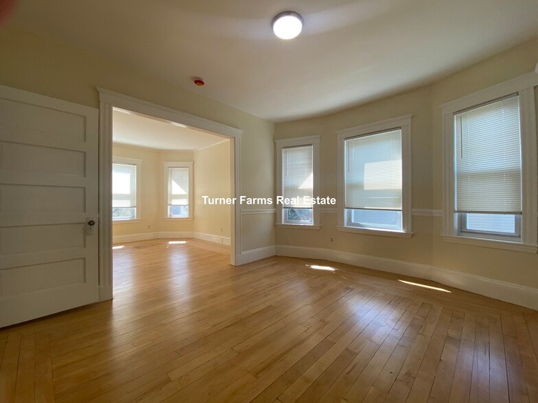 Building Photo - 65 Wareham St