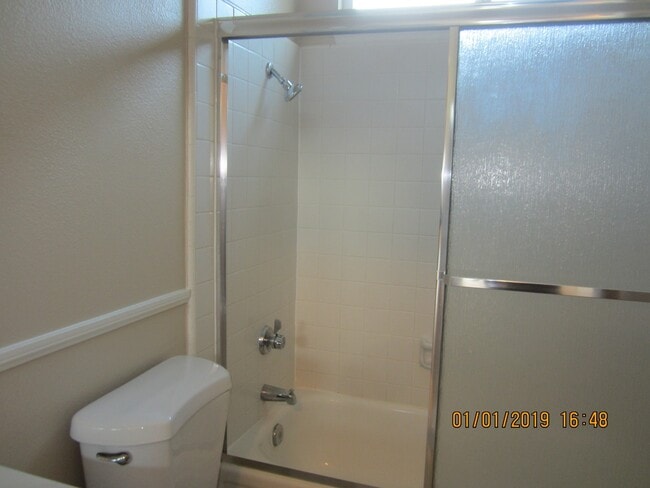 Building Photo - Immaculate 3 Bedroom With New Paint and Upgrades Throughout!