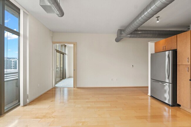 Building Photo - Madrigal Lofts in Mt Vernon Triangle | 2 Bed | 2 Bath | 920 Sf | Balcony | 1 Garage Parking Space