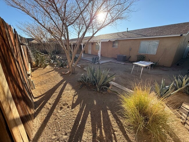 Building Photo - 24958 Pso Robles