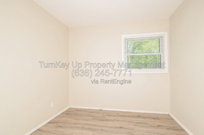 Building Photo - 10300 Ross Cir