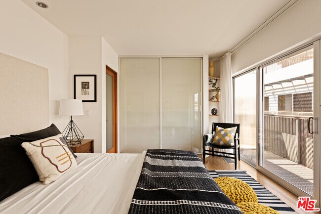 Building Photo - 619 San Juan Ave