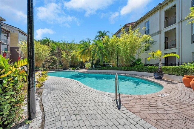 Building Photo - 520 S Armenia Ave