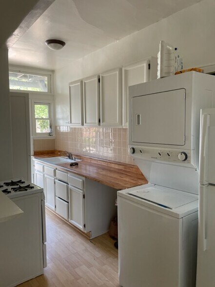 Kitchen - 2461 Cheremoya Ave