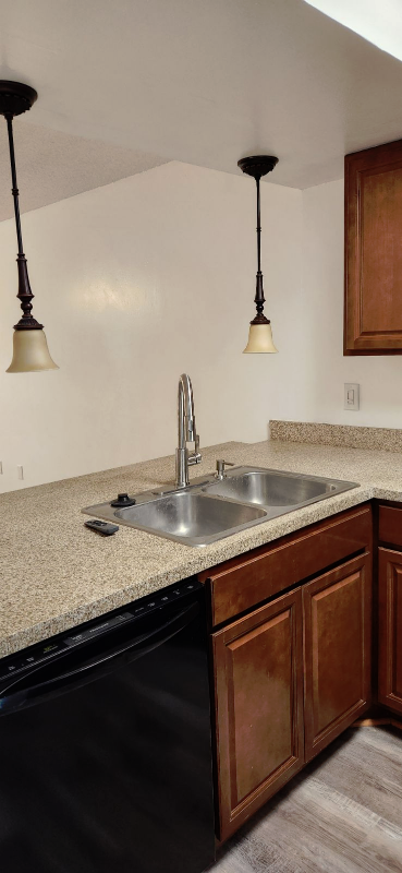 Building Photo - 420 Breakwater Dr