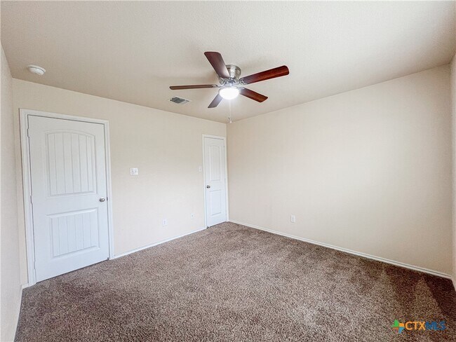 Building Photo - 724 Liberty Valley Dr