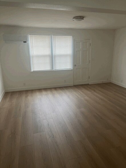 Living Room - 31 Baldwin St